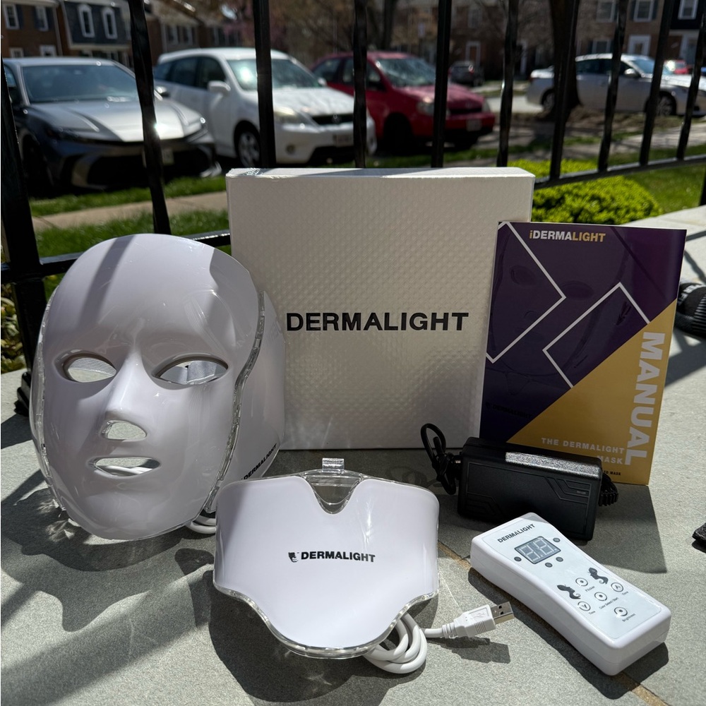 Dermalight LED Light Therapy Mask Set